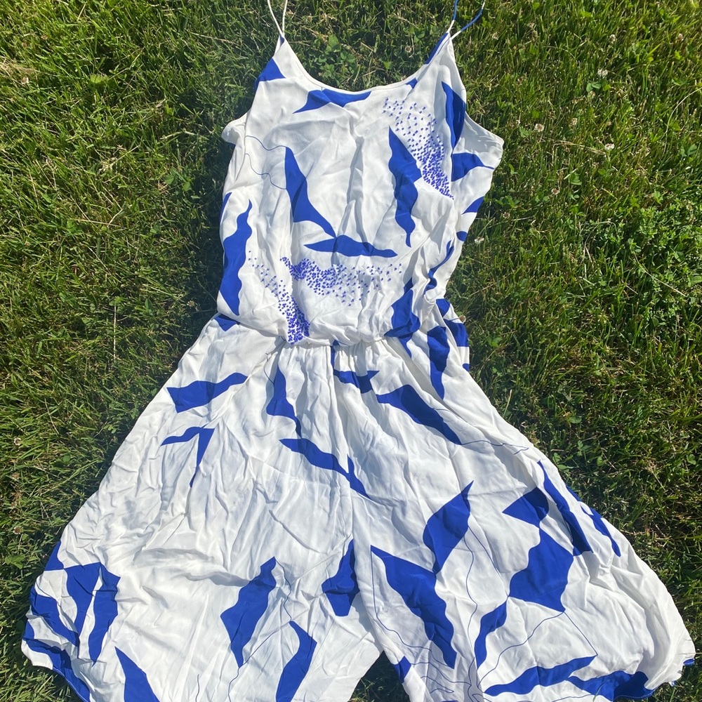 Diane Von Furstenberg 100% Silk Blue White Romper